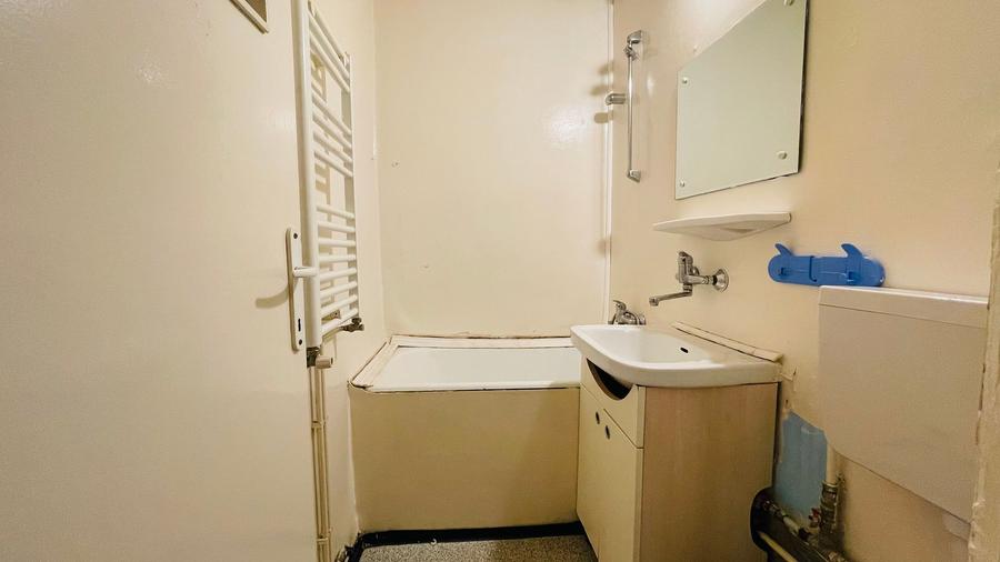 Apartament de vanzare | semidecomandat – Parter | Parcare | Beci – Brașov
