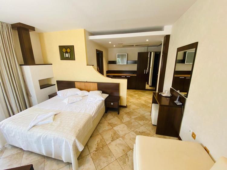 Mamaia, Hotel+ restaurant