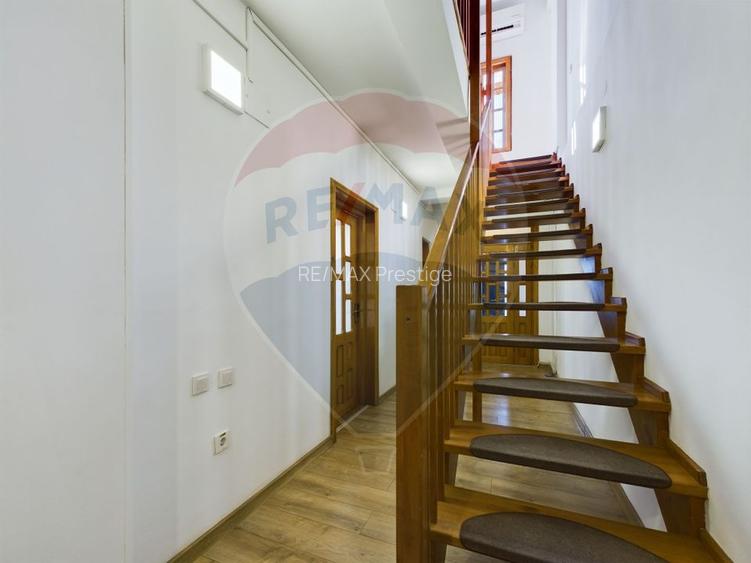 Casa cu 5 camere de inchiriat 210 mp | Eroii Revolutiei - 13