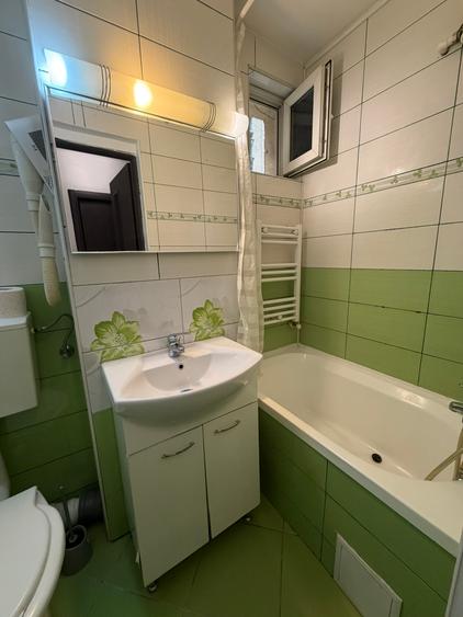 Piata Revolutiei, 2 camere, etaj 7, mobilat complet, bloc solid termoizolat