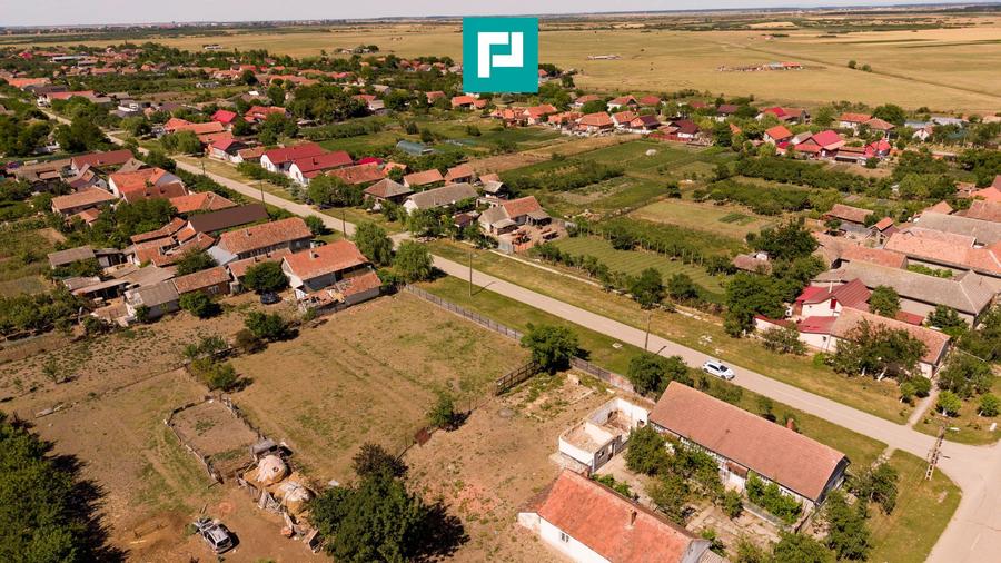 Teren intravilan de 1492 mp în Nădab