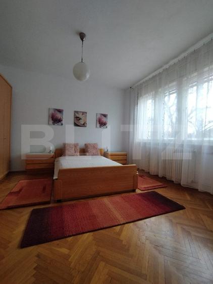 Apartament 2 camere, antreu spatios, 3 terase- una inchisa, garaj, zona Medicina