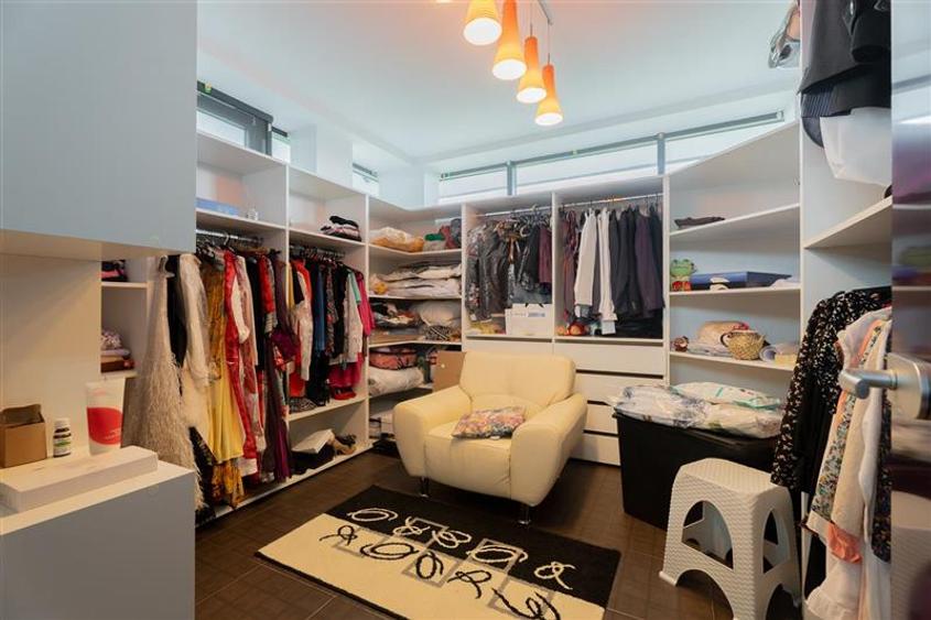 Vila PREMIUM , zona exclusivista acces privat, Bucium