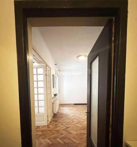 2 camere // Parter Inalt // Sfanta Vineri - 7