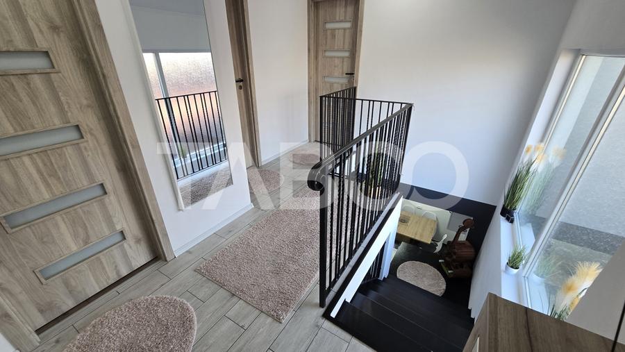 Casa individuala 4 camere de vanzare 2 bai balcon parcare Selimbar