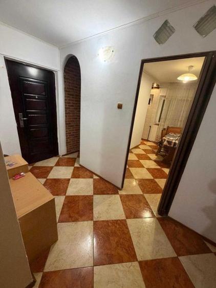 Apartament 3 camere-decomandat-zona Petre Ispirescu