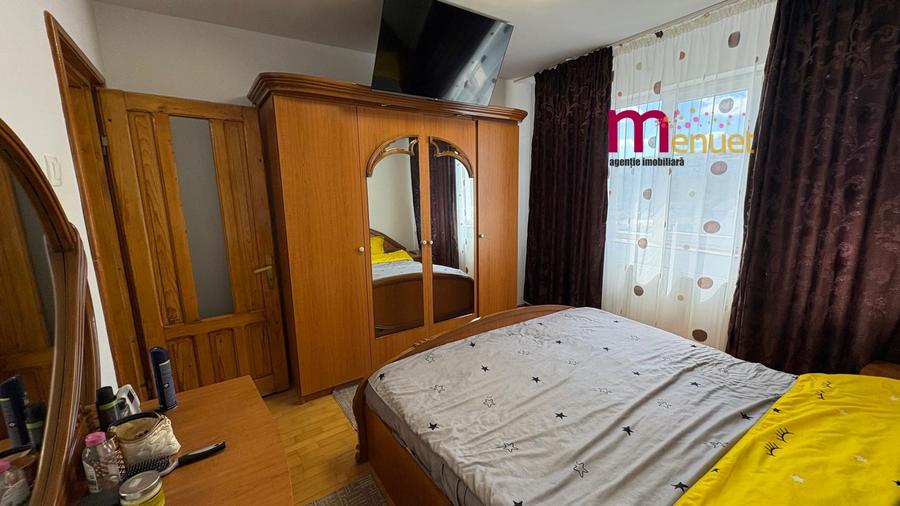 Apartament 3 camere,Central,etaj 8,gaze,mobilat