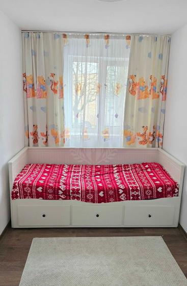 Apartament 4 camere - transformat in 3, zona Vest, Ploiești