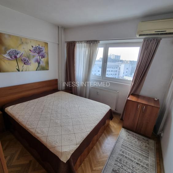 PIATA ROMANA LANGA METROU, AP 2 CAM BLOC 1992, MOBILAT SI UTILAT - 5