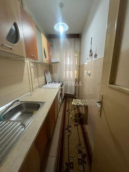 GARA-BILA ap. 1 camera, decomandat, curat, mobilat, et.1/4, LIBER! - 2