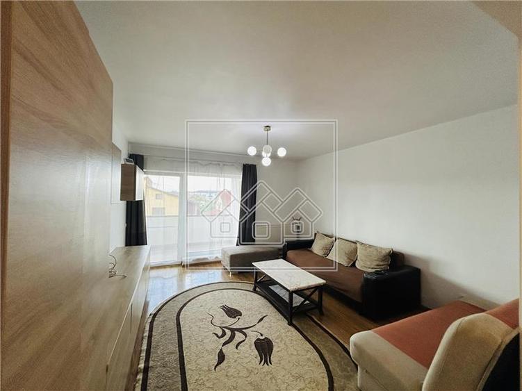 Ap la vila, cu 3 camere, balcon mare - Selimbar