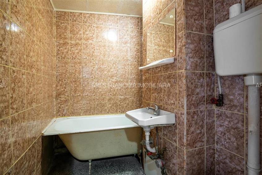 LACUL TEI - GRIGORE MOISIL,2 CAMERE,38 MP,ETAJ 1,BLOC 1975,INVESTITIE - 11