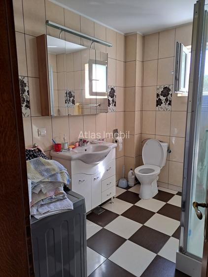 Casa-Vila ultrafinisata in regim D+P+E cu toate utilitatile cu 900 mp,teren - 8