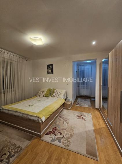 Vila  Oradea zona Iorga 420 mp ,teren 2000 ml - 12