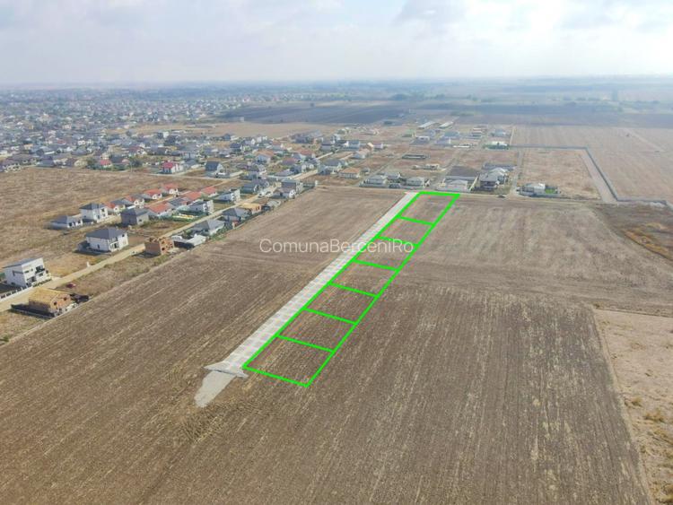 Teren Intravilan In Rate Com Berceni | utilitati: curent, drum | #UG15 - 3