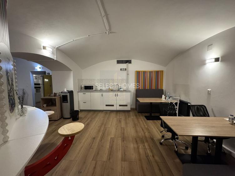 Cladire de birouri consolidata si renovata de inchiriat in *Centrul Vechi* - 46