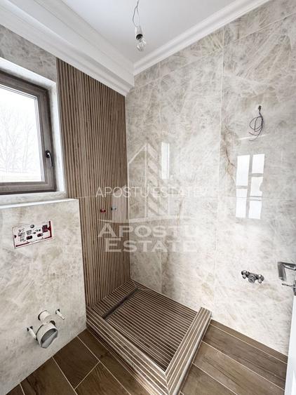 Duplex cu perete dublu, 4 camere si 3 bai finalizat, toate utilitatile - 24