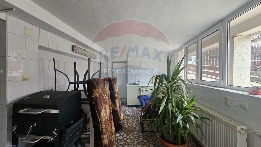 Casă / Vilă cu 9 camere de vânzare în zona Valea Cerbului - 21