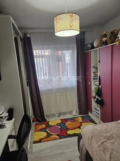 3 Camere Decomandat 67mp mobilat boxa si loc parcare zona Cug - 4