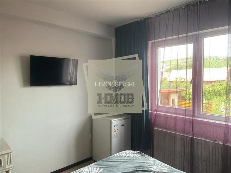 Casa pretabila muncitori cu 4 camere si 3 bai in Sura Mare - 7