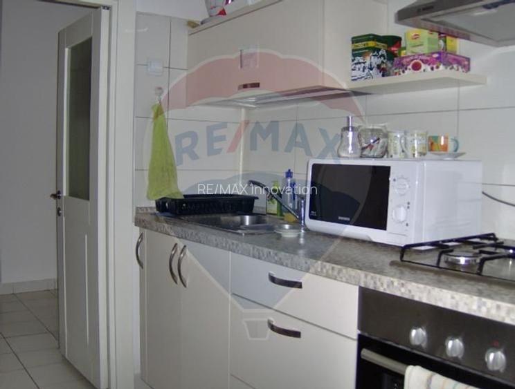 Apartament 6 camere decomandat - 13