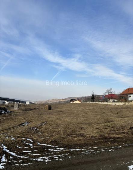 Teren intravilan Popesti 2.300mp front 18ml - 2