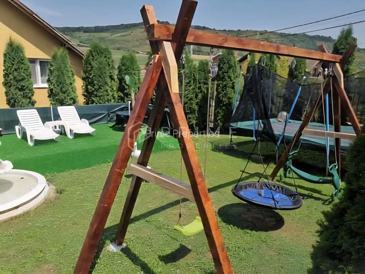 Casă individuală 310mp utili, 8 camere, piscină - 25