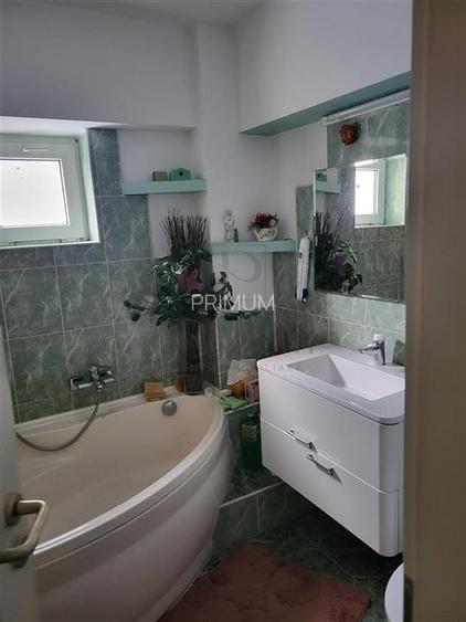 SIMION BARNUTIU - ETAJ 3 LIFT - 4 CAMERE - 2 BAI - 2 BALCOANE - DECOMANDAT - 5