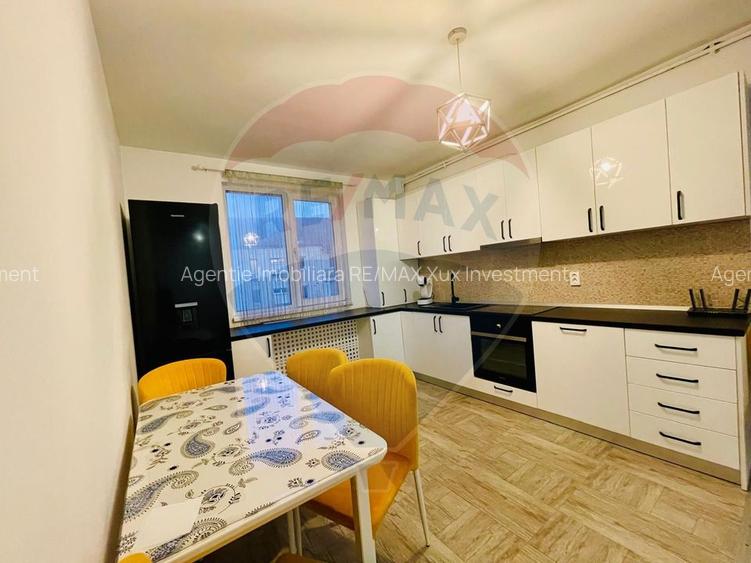 Apartament - Prima inchiriere - 3 camere si balcon - zona Hipodrom - 2
