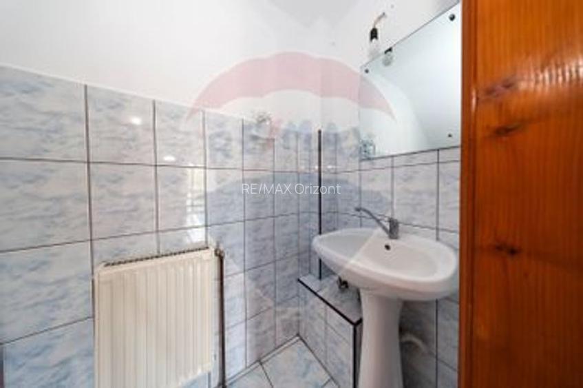 Vilă cu 8 camere de vânzare si spatiu comercial - 12