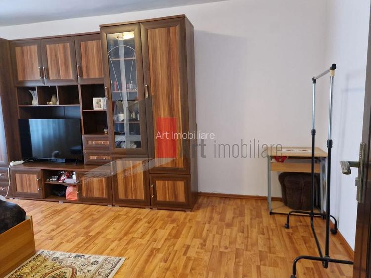 Garsoniera mare Crangasi - 2