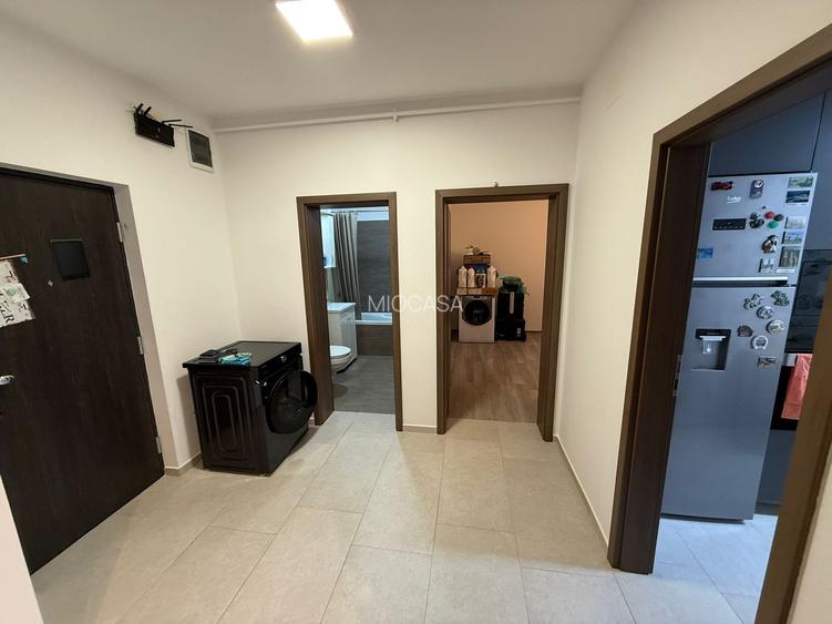 Bloc Nou. Etaj 1. Bucatarie inchisa. 2 locuri parcare. Zona AEM - 6