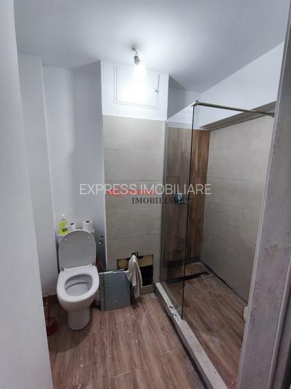 Titan, 1 Decembrie 1918, Piata Trapezului, Metrou - 5