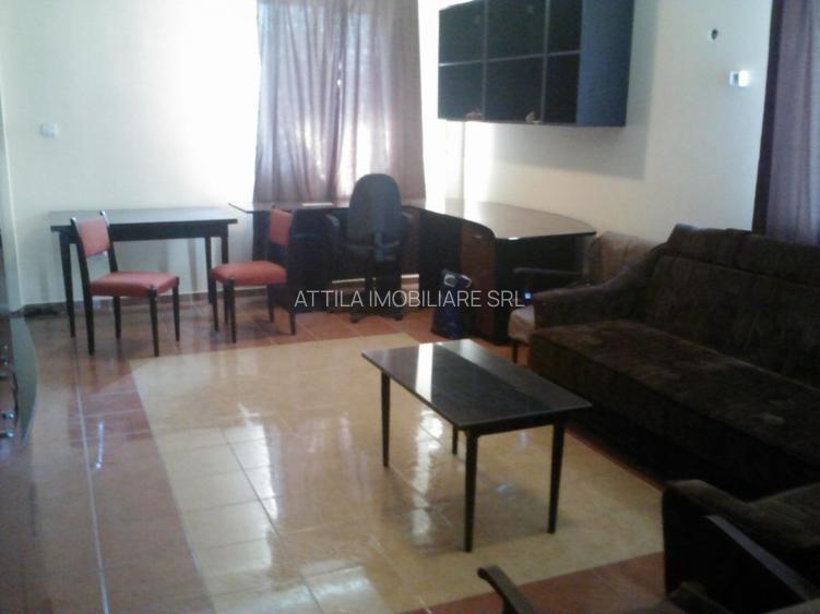 Lipovei- Pizzeria Thalia 2 cam 320 euro - 2