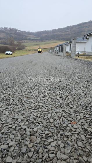 Casă la cheie pe 1 nivel 4cam. 2 bai,1 dresing 650 mp. teren - 10