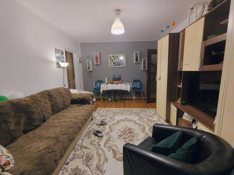 Dacia - Bicaz - 3 camere - mobilat - geam la baie - 8