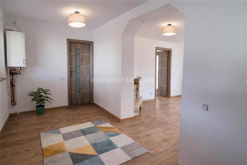 Cocheta casa renovata+vila spatioasa, domeniu de 1.500mp,Sanpetru,Brasov - 4