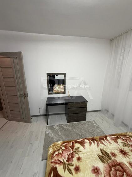 2 cam decomandat - Piata Progresului - Ghimpati - 9