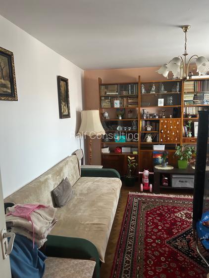 De vanzare apartament cu 4 camere, zona Favorit - 2