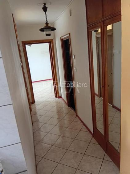 2 camere, 8/8, 56 mp, bloc 1984-Crangasi - 3