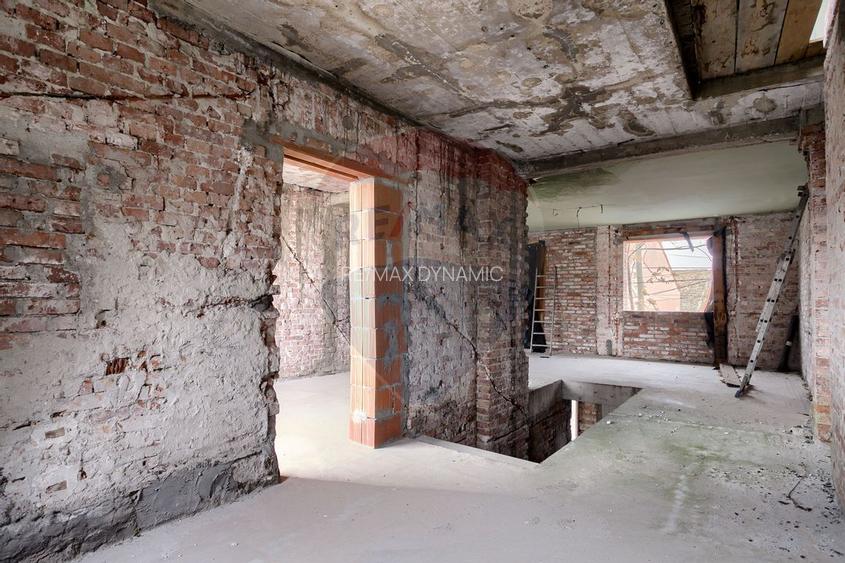 Casă cu teren generos de 786 mp, situată pe strada Transilvaniei - 7