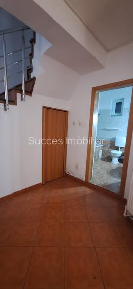 MIHAI BRAVU-METROU,VILA 9 CAMERE,LIVING 75 MP,400 MP,P+1+M,CURTE 300mp, 2300 eur - 8