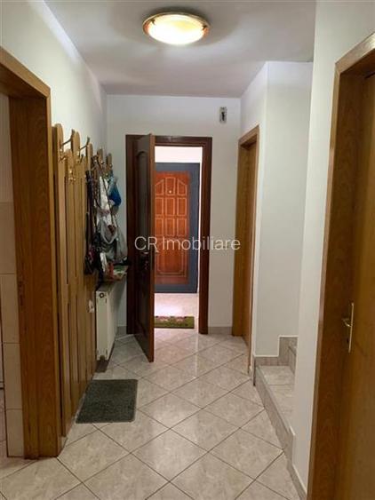 Vila  de vanzare 6 camere Iancu Nicolae cu Gradina - 3