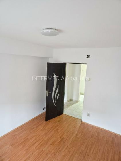 Apartament cu 3 camere decomandat in Cetate - 2