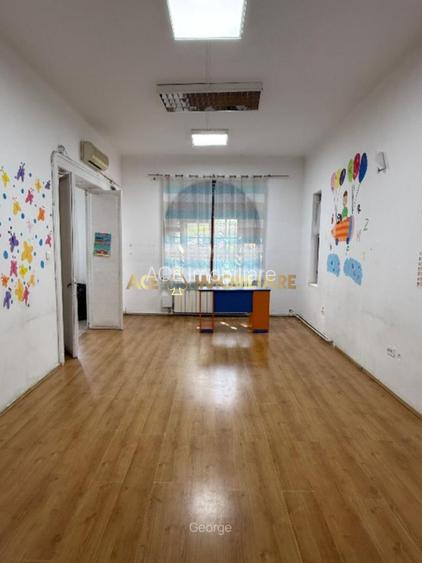 Casa de inchiriat | Vitan | 9 Camere | Spatiu Birouri | Curte - 5