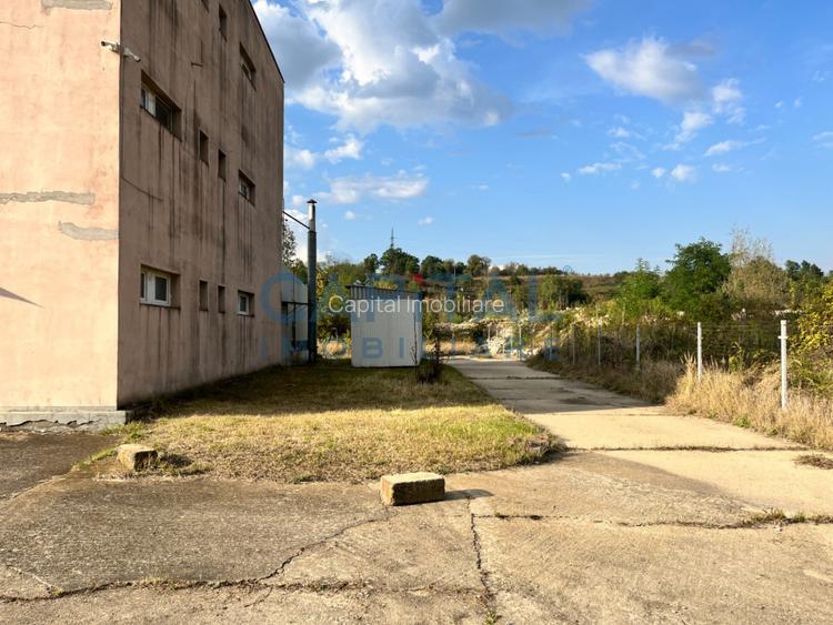 Spatiu locativ sau hala cu suprafata de 1884 mp pe teren de 3883 mp - 9