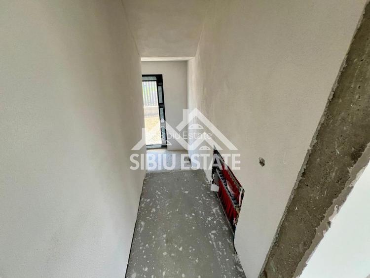 Casa individuala generoasa 5 camere, carport si pivnita curte 500 mp - 8