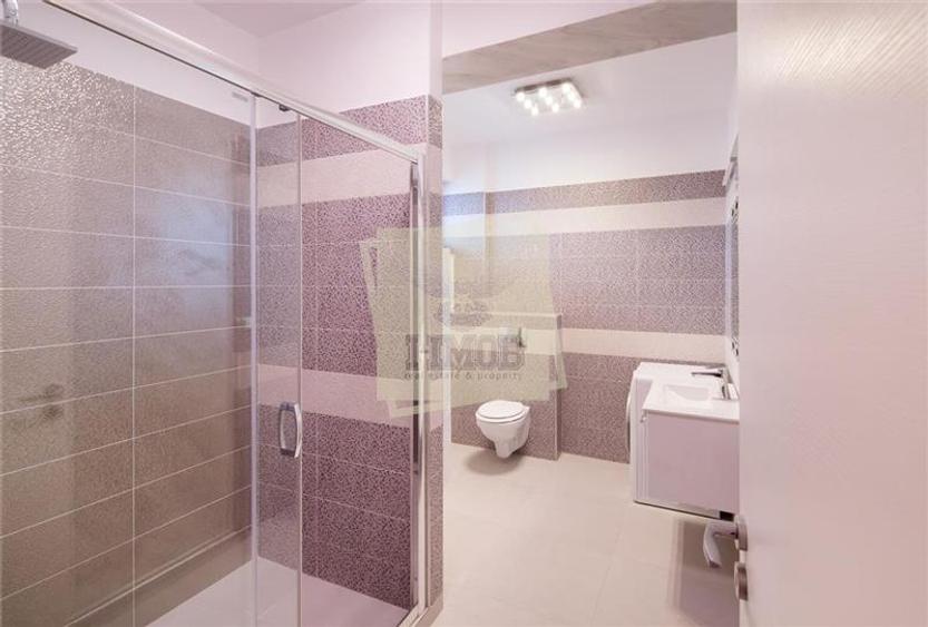 Penthouse de LUX cu 4 camere 320 mp terase 2 bai 2 parcari in Strand