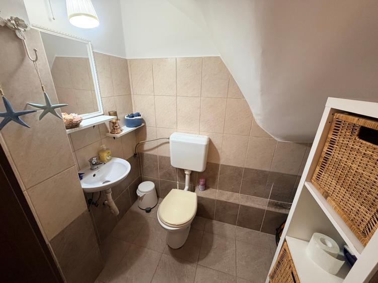 Casă tip capăt înșiruit – P+1+M, 4 camere – semi-mobilată și utilată