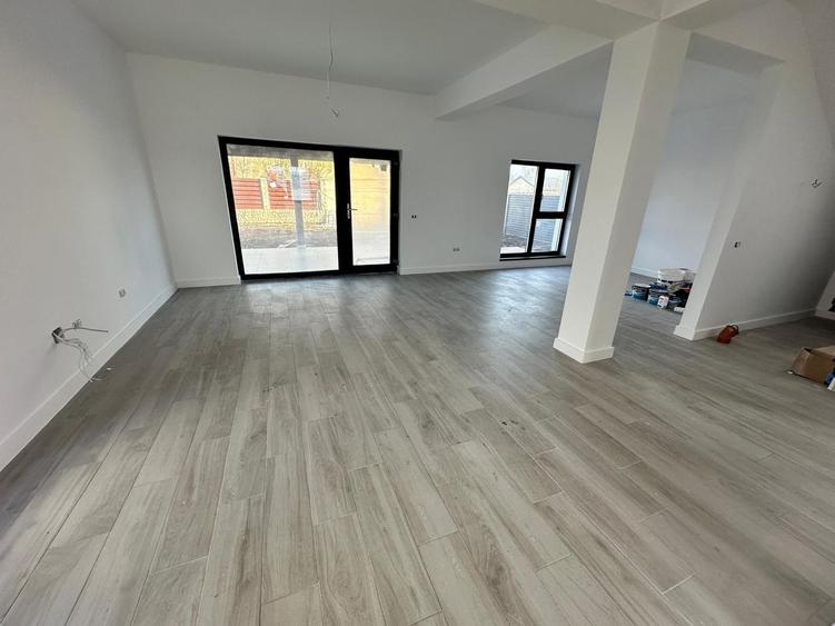 CASA SINGULARA, TOATE UTILITATILE, 4 CAMERE, TEREN 400 MP, COMISION 0%
